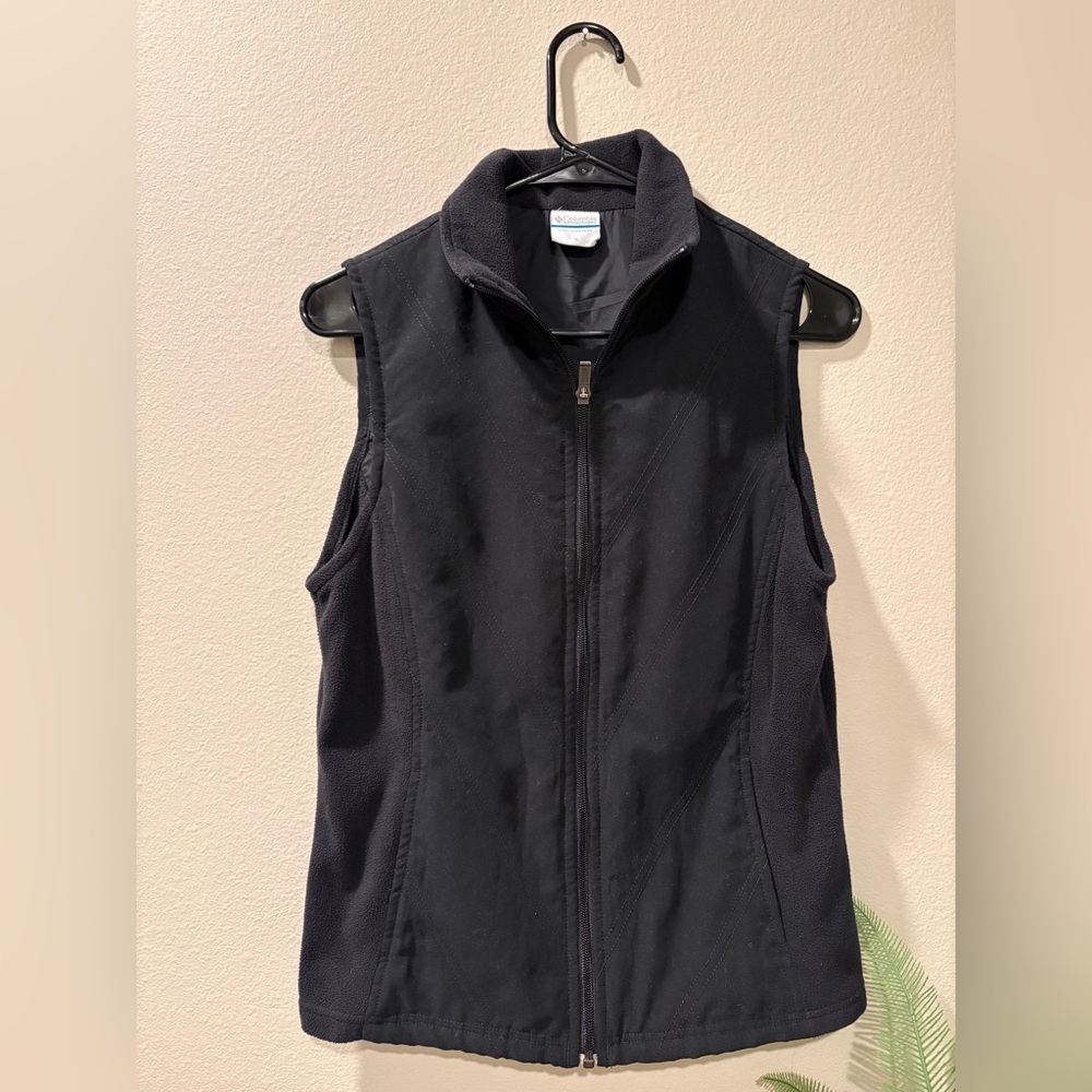 Columbia Black Sleeveless Sherpa Lined Vest Smal